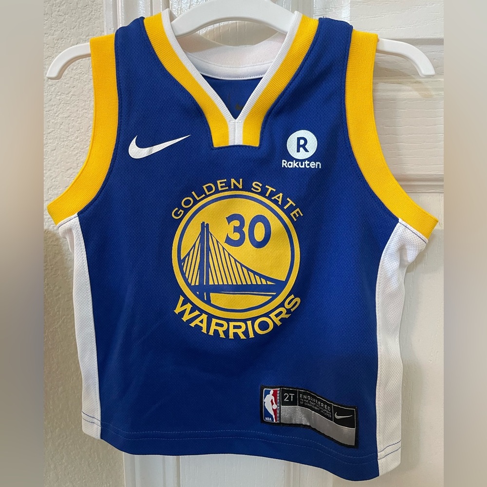 Used unisex 2T GSW Curry jersey